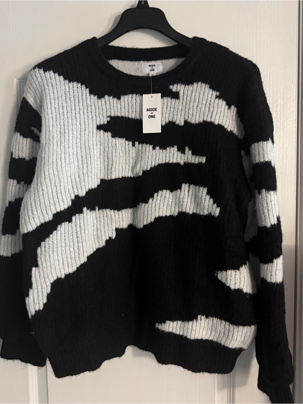 Mode of One Black & White Chunky Knit Sweater size L